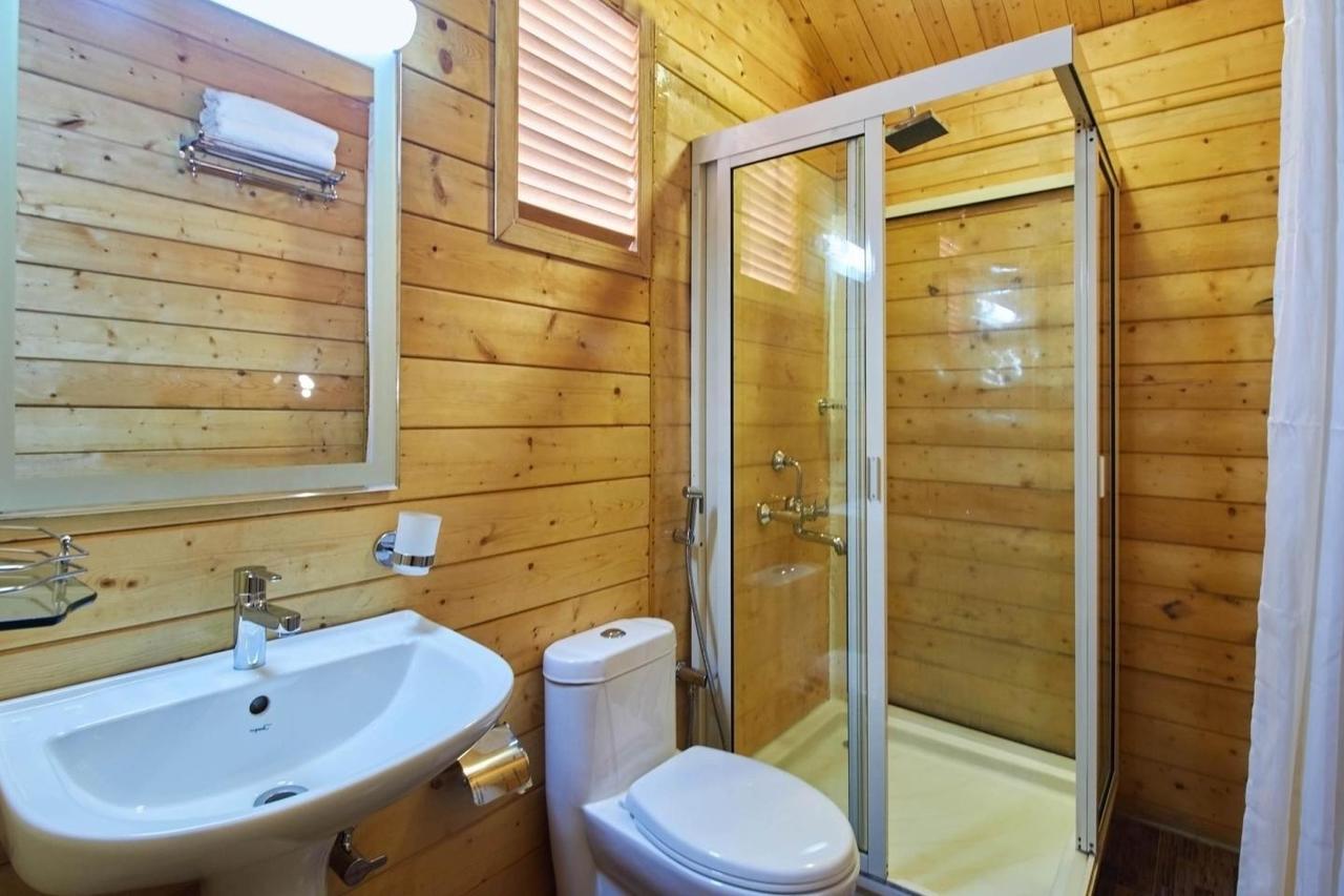 Tiara Fiesta Beach Cottages Morjim Bagian luar foto