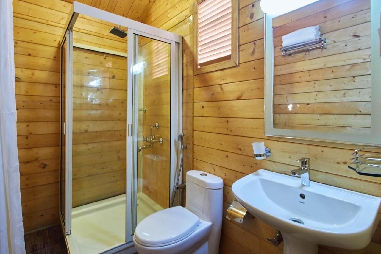 Tiara Fiesta Beach Cottages Morjim Bagian luar foto